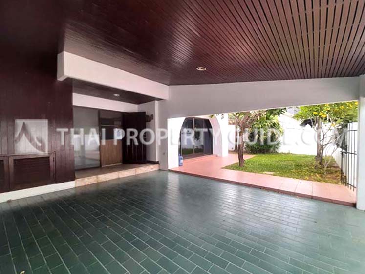 House with Shared Pool in Sukhumvit 